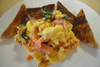Lite Scrambled Eggs With Smoked Salmon