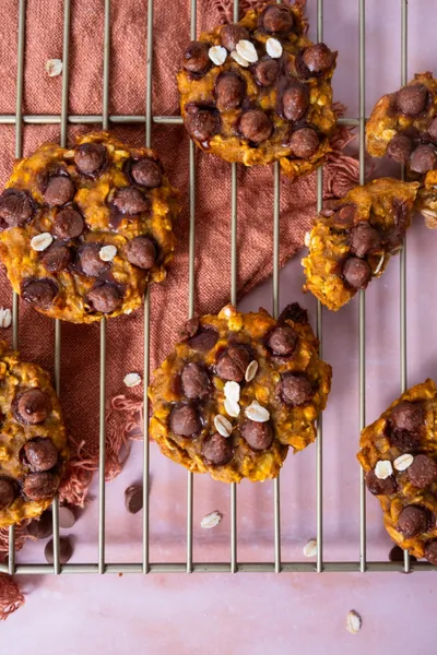 Soft Pumpkin Chocolate Chip Breakfast Cookies